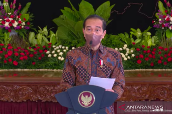 Presiden Jokowi:  Tetap atur keseimbangan kesehatan dan ekonomi di kuartal III 2021