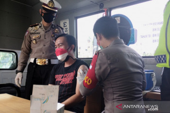 Polres Rejang Lebong gelar vaksinasi keliling dengan sasaran pengguna jalan