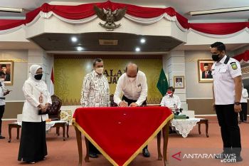 Meski kasus COVID-19 Riau turun, Gubri ingatkan daerah siaga tempat isoter