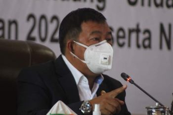 Bupati Sumendap kritik Sekda