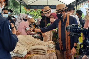 Menparekraf beli sejumlah produk UKM Pariaman