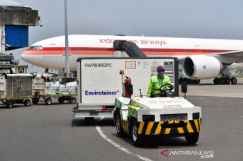 Jumlah total vaksin yang telah tiba di Tanah Air mencapai 229.615.290 dosis