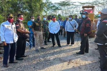 Bupati tinjau kemajuan pembangunan jalan wilayah hilir Katingan