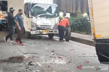 Empat mobil terlibat kecelakaan beruntun di Jakarta Timur, arus lalu lintas tersendat