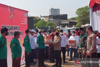 Alumni Akpol dan Akabri 92 salurkan sembako dukung penanganan pandemi COVID-19