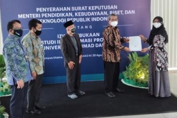 UAD terima SK Pembukaan Program Doktor Ilmu Farmasi dari Mendikbudristek