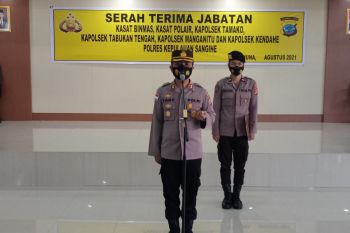 Kapolres Sangihe pimpin serah terima dua Kasat dan tiga Kapolsek