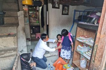 Anak kelas 2 SD ditelantarkan orang tuanya butuh perhatian Pemkot Surabaya