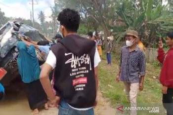 Ibu-ibu di Muna nyaris gulingkan randis dampak jalan tidak diaspal