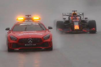 Terpaksa dihentikan karena cuaca buruk, Verstappen dinyatakan juara GP Belgia