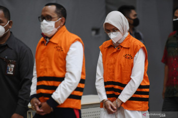 Bupati Probolinggo ditahan