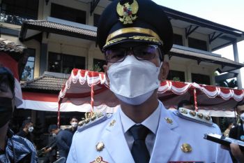 Wali Kota Mataram menggratiskan tes usap antigen bagi peserta tes CPNS