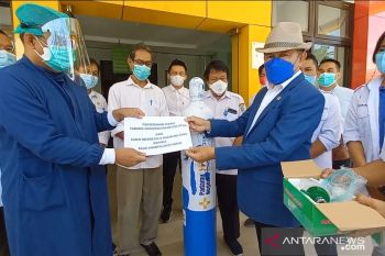 Kadin Sulteng  bantu puluhan tabung oksigen untuk RS di Parigi Moutong