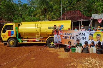 Warga Wonogiri terima bantuan 76 tangki air bersih