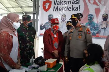 Kapolda Sulut mengapresiasi antusias masyarakat Minahasa ikut vaksinasi