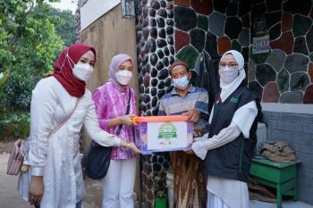 Dompet Dhuafa dan IFG Life gulirkan paket nutrisi untuk Dhuafa dan pasien isoman