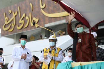 Ganjar beri masukan penataan Masjid Baiturrahman agar lebih  megah