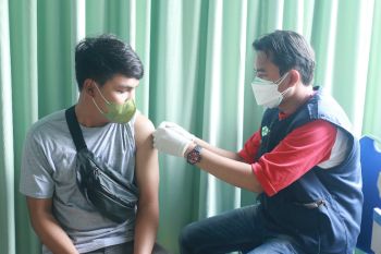 KAI Divre III Palembang vaksin  1.000 karyawan dan keluarga