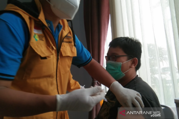 Poltekkes Kendari gencar lakukan vaksinasi COVID-19 kepada masyarakat umum
