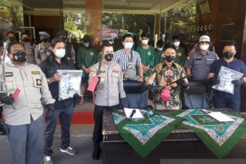 Dua pelaku utama begal bersenjata tajam diringkus polisi