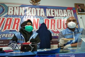 Seorang IRT di Kendari terancam 20 tahun penjara akibat edarkan sabu