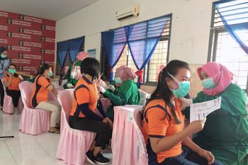 300 narapidana perempuan divaksinasi
