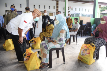 Pemprov Gorontalo salurkan bantuan COVID-19 kepada 2.700 KPM