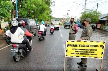 Bupati Barut apresiasi warga taat prokes