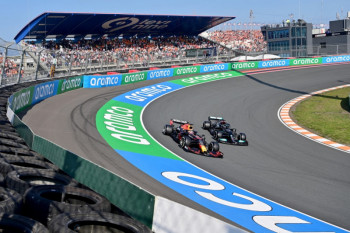 Pertarungan sengit Verstappen-Hamilton di Zandvoort