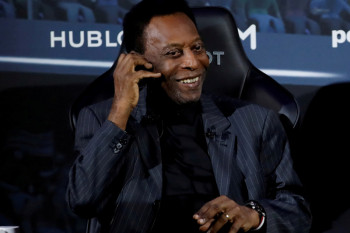 Pele dirawat enam hari di rumah sakit