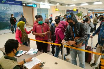 Belasan ribu PMI NTB pulang dari luar negeri karena habis kontrak
