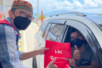 Peringati Hari Pelanggan, HK bagikan 800 uang elektronik di seluruh ruas JTTS