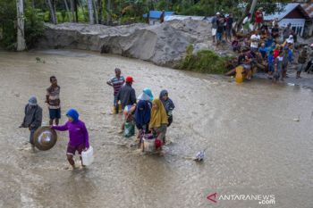 Korban Banjir bandang susulan Desa Rogo Sulteng