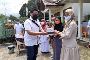 PT Semen Padang salurkan ini untuk ibu hamil dan balita di ring 1 perusahaan