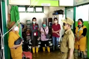 Bupati Sakariyas prihatin RSUD Mas Amsyar Kasongan ikut dilanda banjir