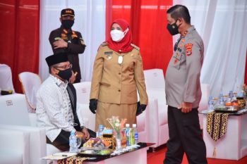Kapolda Lampung tinjau vaksinasi Merdeka serentak di ponpes dan rumah ibadah