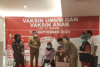 Kejati Sulut - Pemkot Manado target vaksin seribu warga kota