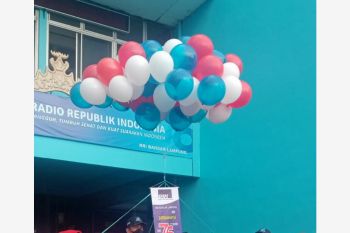 Peringatan Hari Radio Ke-76 diwarnai pelepasan balon dan penanaman pohon