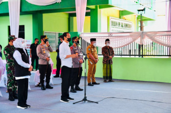 Presiden targetkan angka vaksinasi capai 70  persen pada akhir 2021