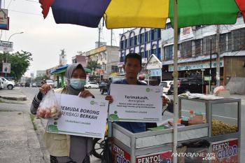 SRI IZI Riau borong habis dagangan warga terimbas COVID-19