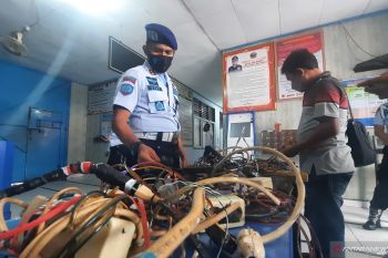 Untuk mengantisipasi kebakaran karena kosleting listrik, petugas Lapas Pariaman lakukan ini