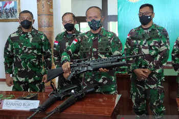 Pangdam Cenderawasih: Lima senpi KSB bukan senjata standar TNI-Polri