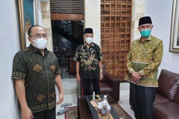 Gubernur Sumbar Mahyeldi bersilaturahmi ke kediaman Buya Syafii Maarif, ini pesan buya