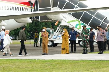 Plt Gubernur Sulsel sambut Presiden Jokowi di Lanud Hasanuddin Makassar