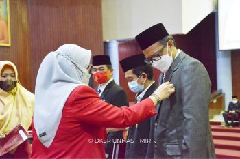 114 dosen Unhas Makassar terima tanda kehormatan dari Presiden Jokowi