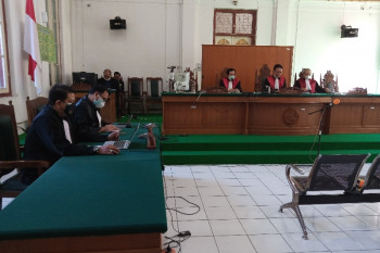 Irfandi akui uang satu koper dimasukkan dalam mobil majikannya Sekdis PUTR Sulsel