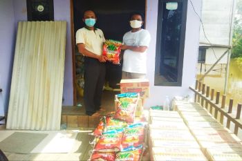 PT Maju Aneka Sawit bantu korban banjir di Desa Hanjalipan
