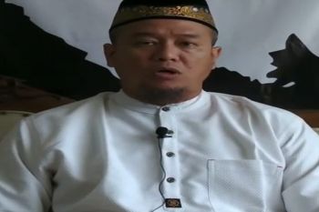 Ini klarifikasi terkait foto viral lima anggota kepolisian