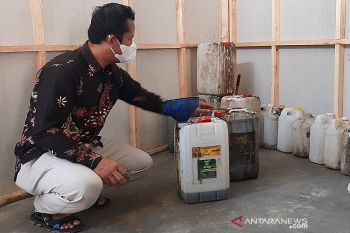 Warga Karangklesem Banyumas kumpulkan jelantah bantu keluarga terkena COVID-19