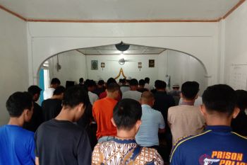 Penghuni Rutan Maninjau Shalat Gaib untuk korban kebakaran Lapas Tanggerang
